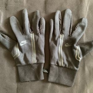 Nike Tech Fleece Gloves